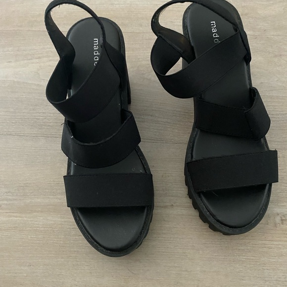 Never been worn madden girl shoes - Picture 2 of 4